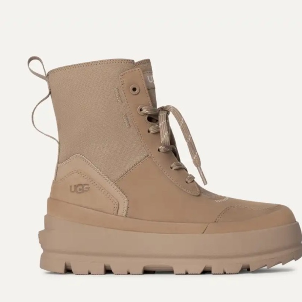 UGG LUG BOOT IN TAN- Women Size 5-No Box